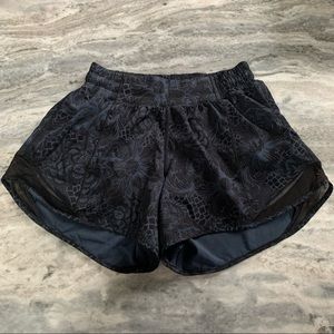 Lululemon Hotty Hot Short Size 4 Tall